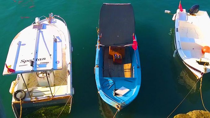 Kuşadasın kalastaja satama