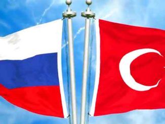 Turkin ja Venäjän liput.