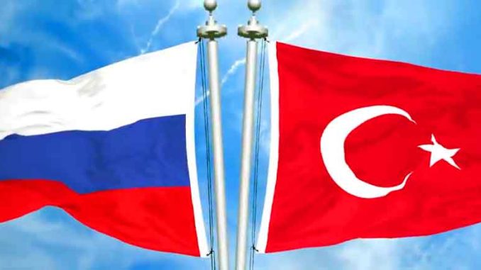 Turkin ja Venäjän liput.