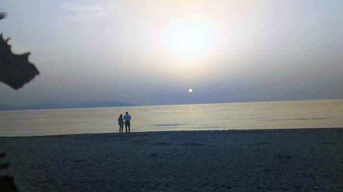 Auringonlasku Kuşadasıssa.