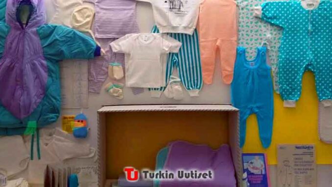 Äitiyspakkaus Suomen kansallismuseossa.